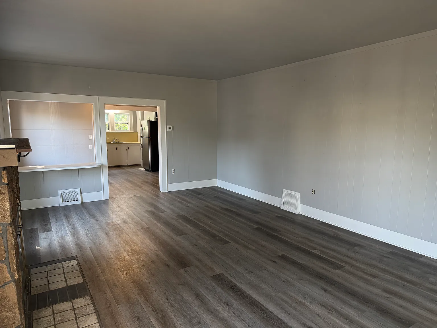 7 bed, 2112 sqft, $5,195 — Photo 3
