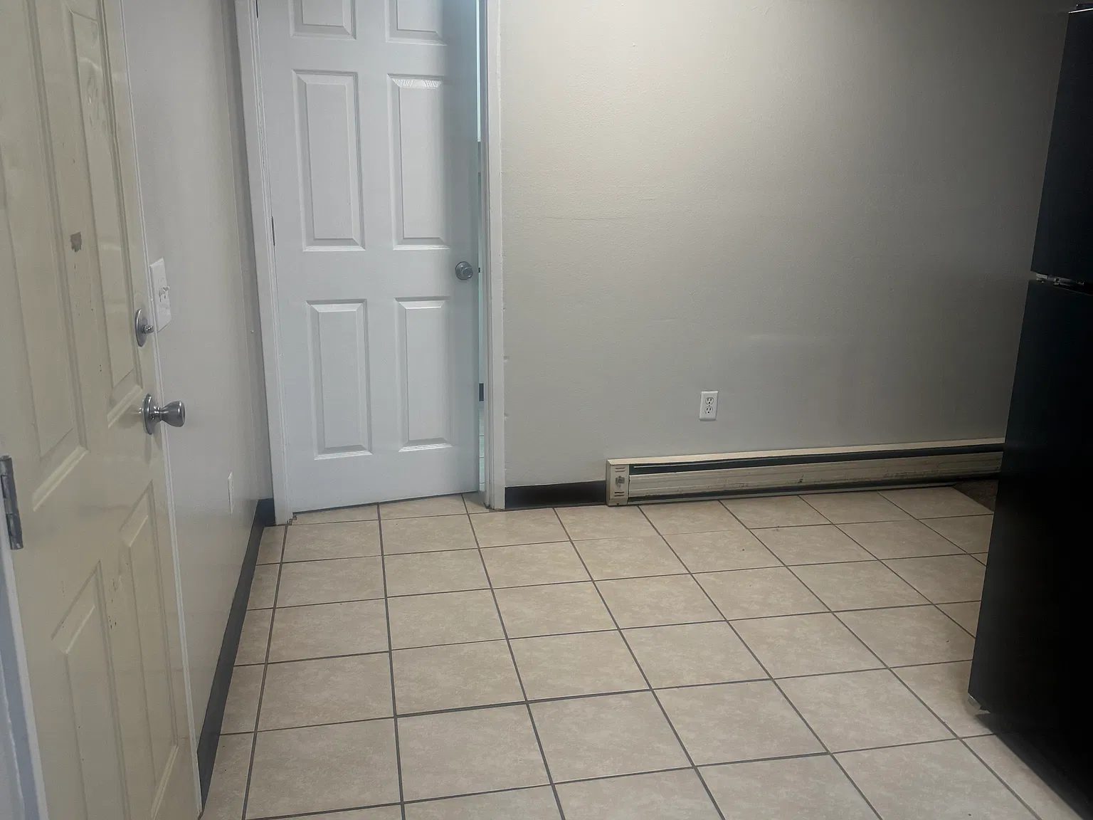 3 bed, $1,500 — Photo 2
