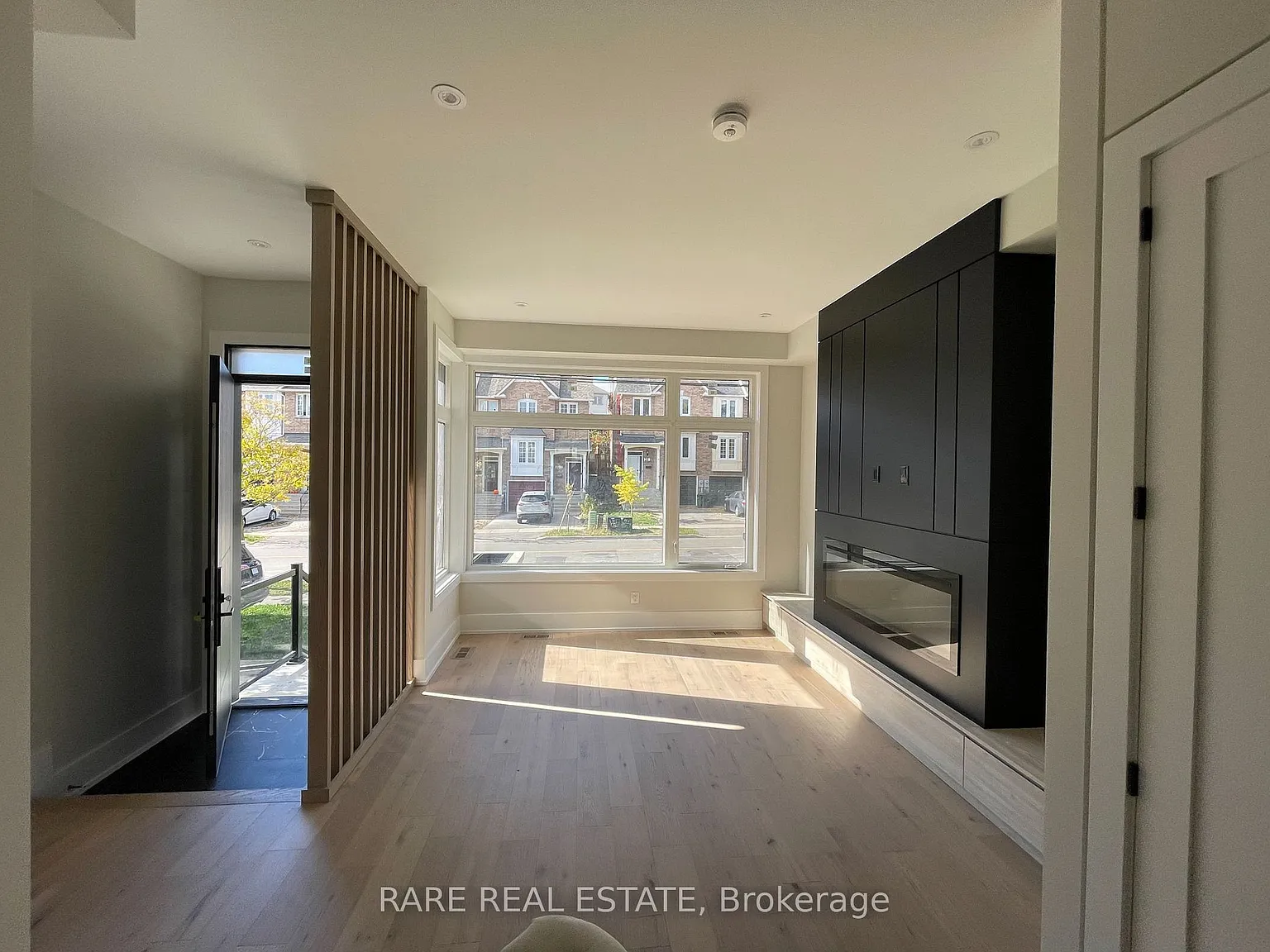 4 bed, $5,900 — Photo 2