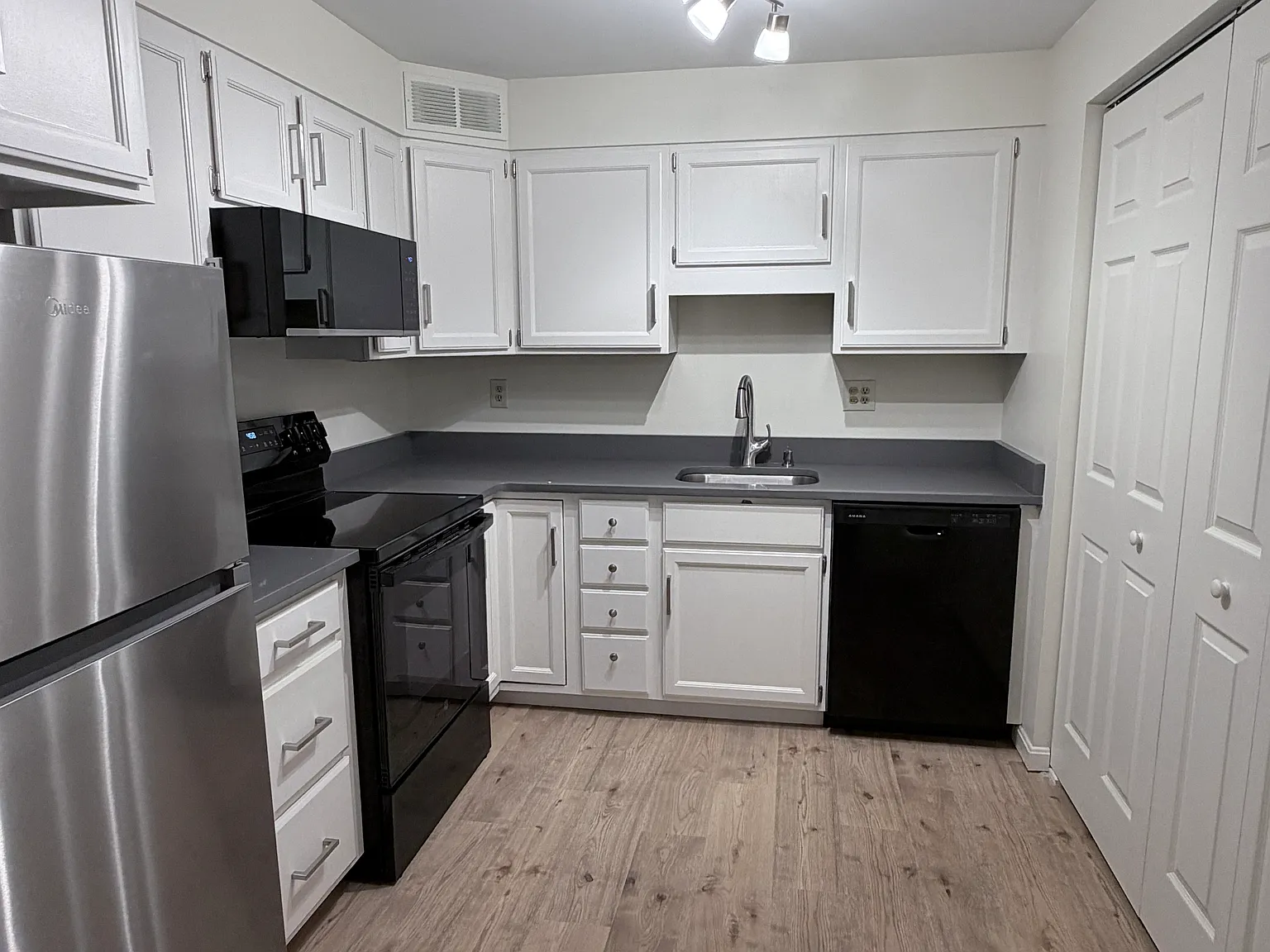 Crestview Ct, Westminster — Photo 3
