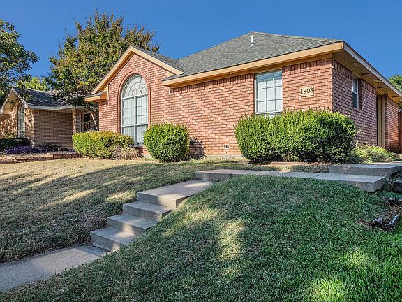 2nd image of 1803 Blair Oak Dr
