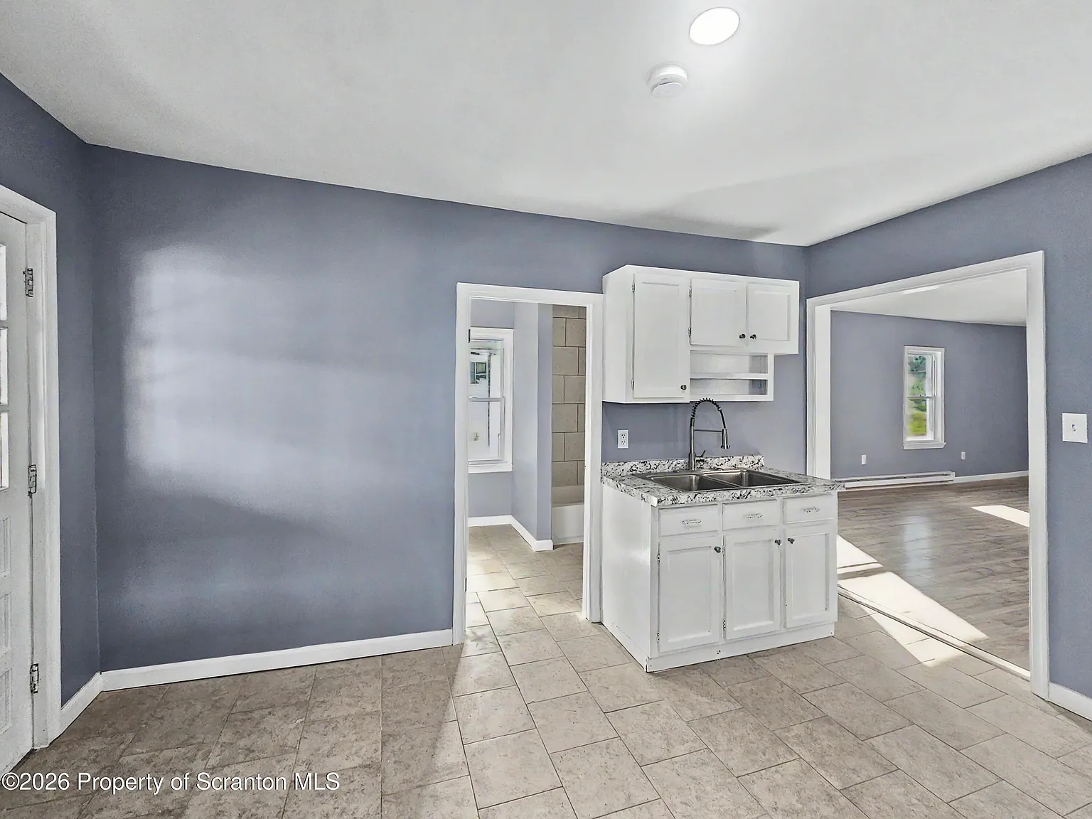 Studio, 1.0 bath, 500 sqft, $950 — Photo 4