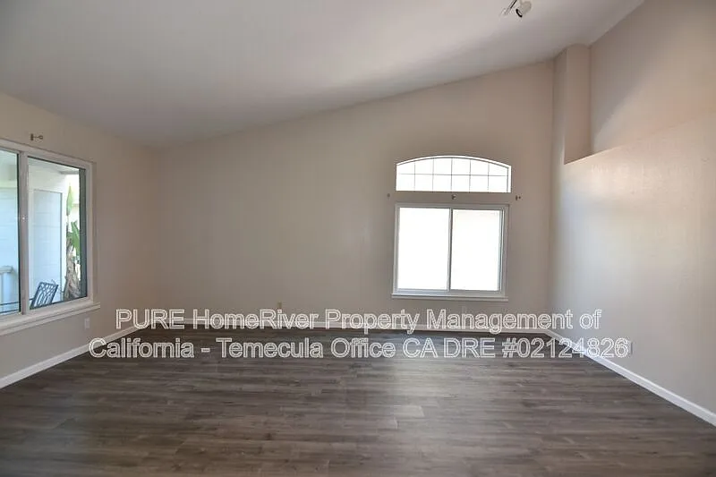 3 bed, 2.0 bath, 1664 sqft, $3,195 — Photo 4