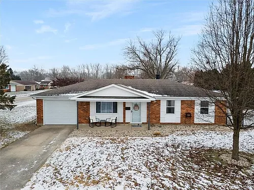 956 Mayfield Dr Photo 1