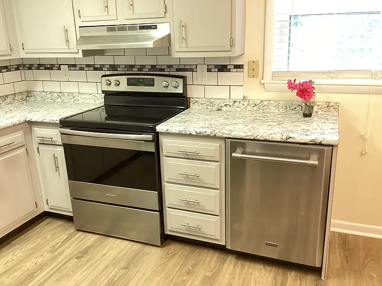80 Princetlonia Dr #4 — Photo 3