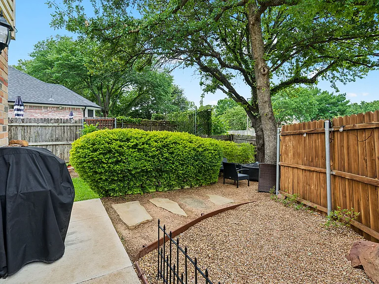 1417 Danielle Dr — Photo 23