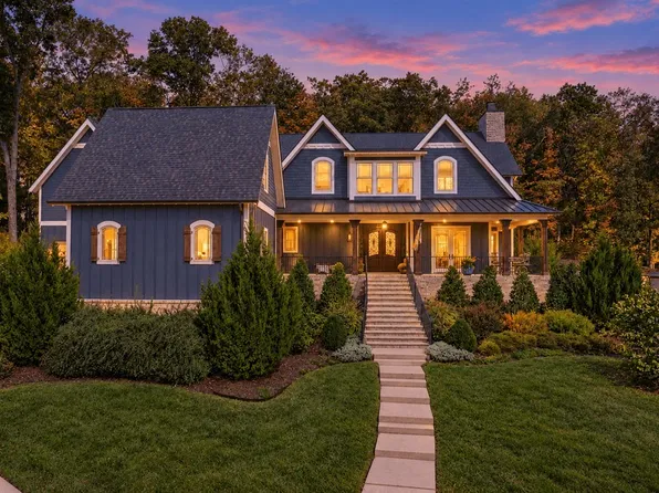 8492 Heirloom Blvd, College Grove, TN 37046