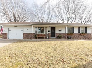 1037 Jackson St S, Shakopee, MN 55379
