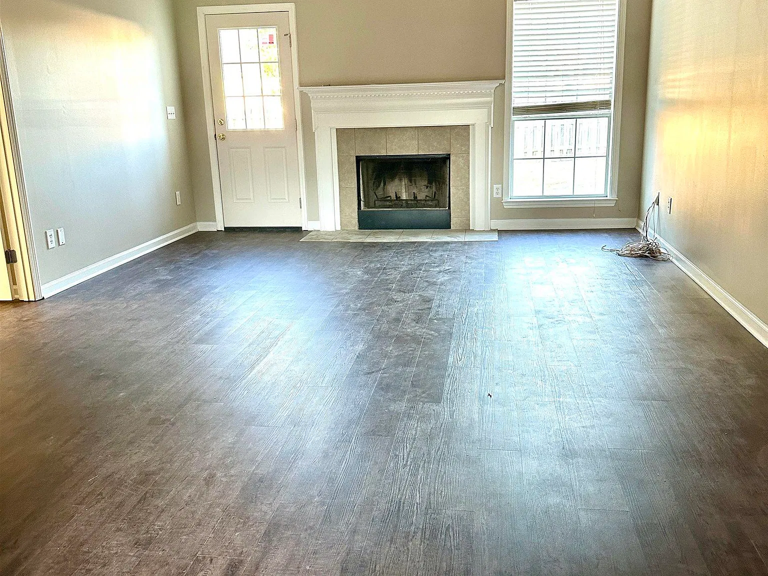 3 bed, 2.0 bath, 1476 sqft, $1,900 — Photo 2