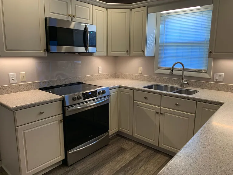 480 Shellbank Dr — Photo 5