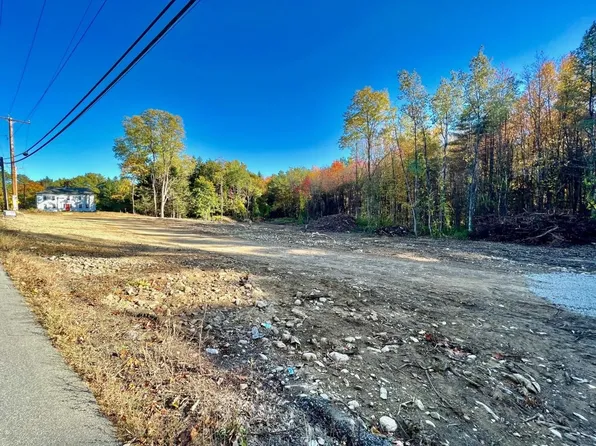 39 Amesbury Road, Newton, NH 03858