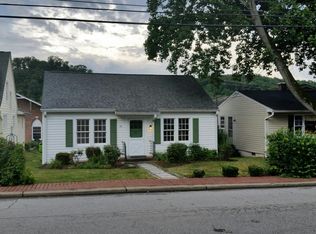 307 Commerce St, Occoquan, VA 22125