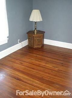 Master Bedroom (Original Floor!)