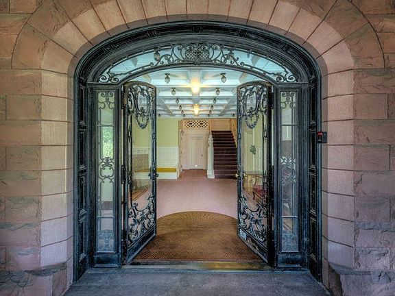3rd image of 241 Clinton St #8