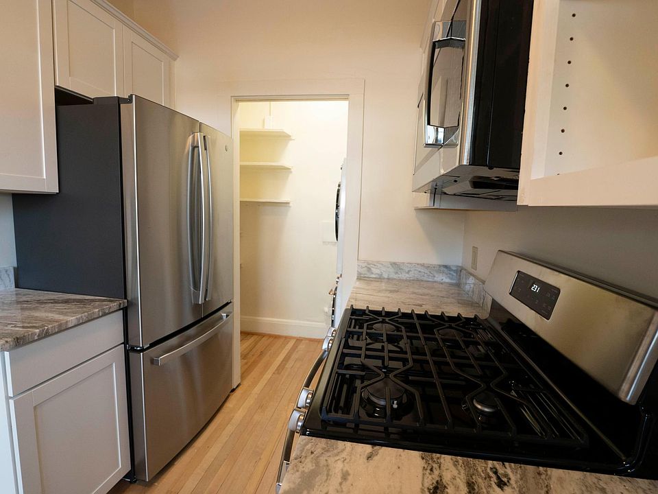New fully equipped kitchen