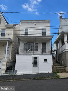 142 Arnot St, Saint Clair, PA, 17970