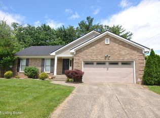 12401 Ledges Dr, Middletown, KY 40243