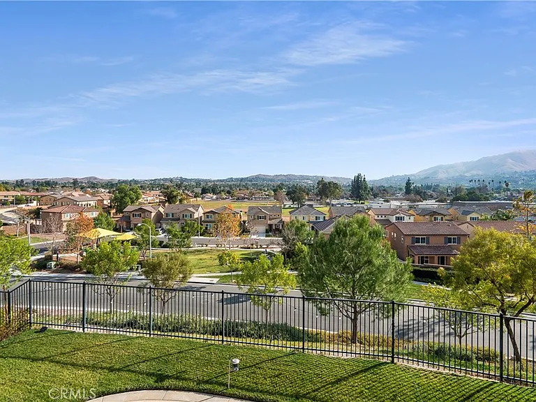 3126 Vista Ter — Photo 37