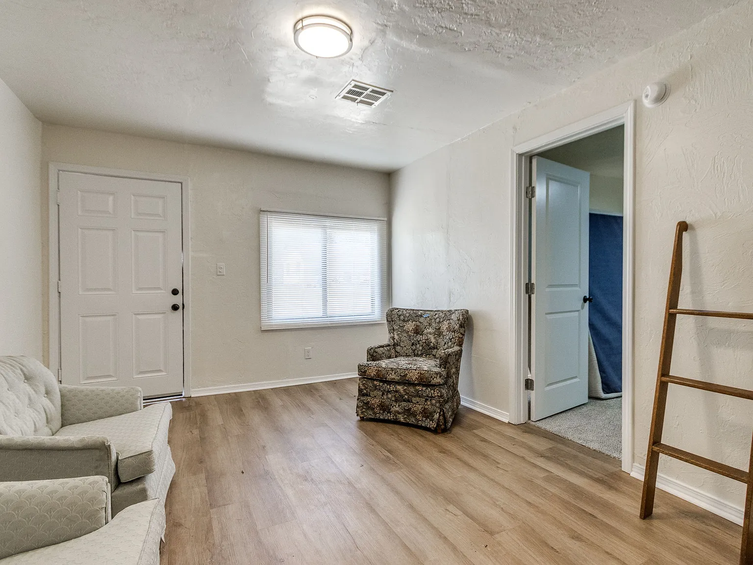 3 bed, 624 sqft, $1,050 — Photo 3