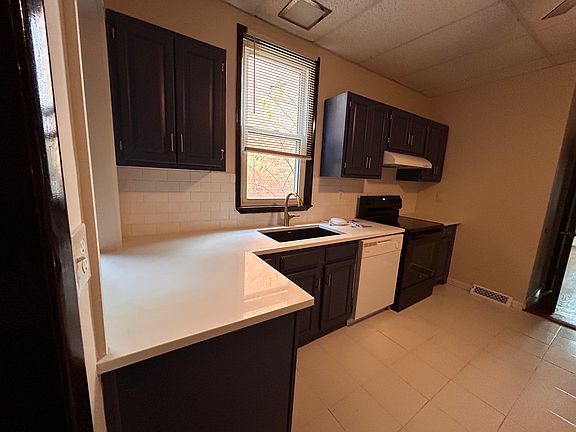 3rd image of 2309 Morton Ave #1