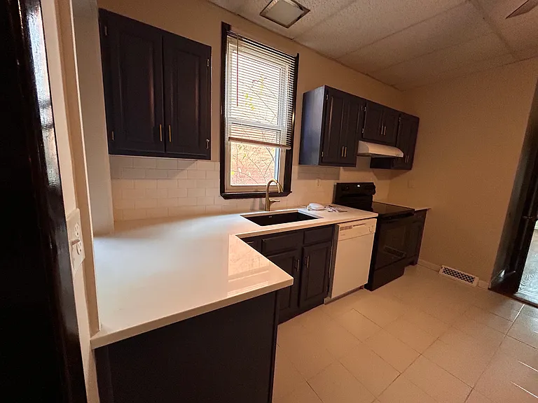 2309 Morton Ave #1 — Photo 3