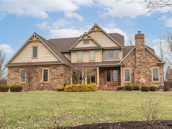 8261 Gentry St NW, Massillon, OH 44646