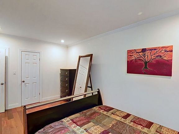 5th image of 860 W 181st St APT 29