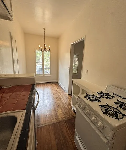 kitchen with eat-in dining