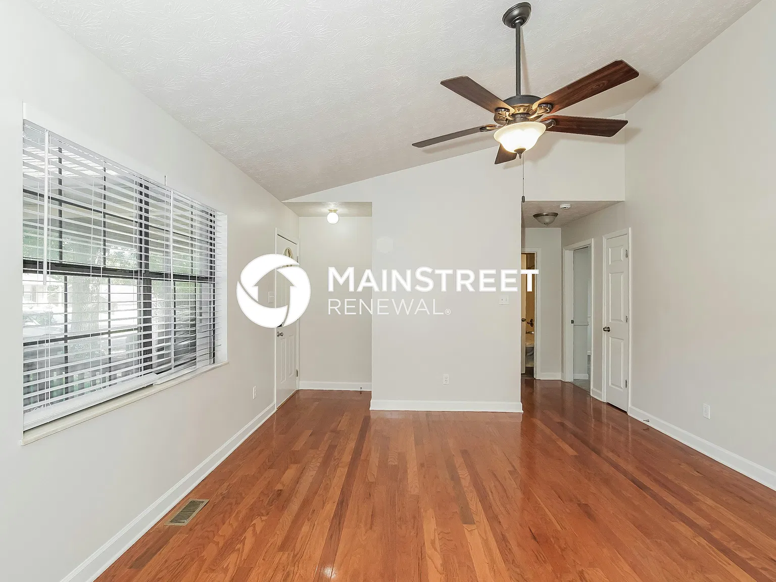 7456 Lyle Bend Ln — Photo 4