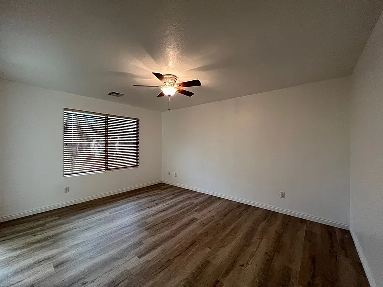 5561 Anticipation Ct — Photo 9