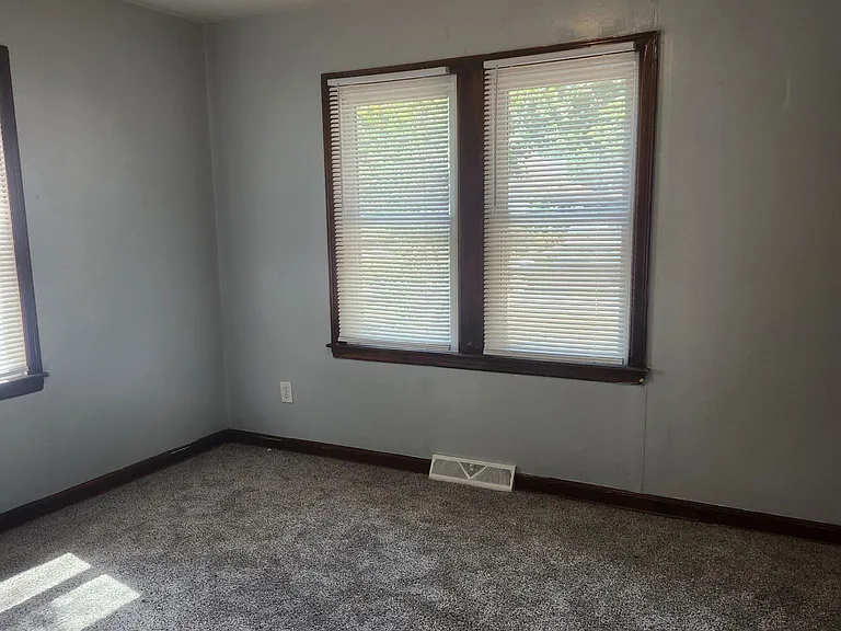422 N Saint Paul St — Photo 8