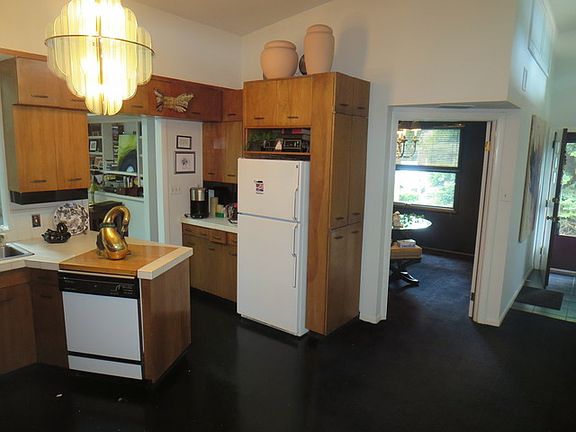 4th image of 409 Greenfield Ave