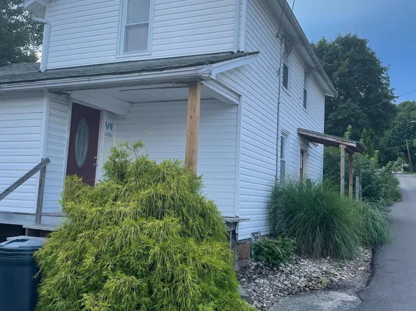 18 Park St, Frostburg, MD 21532