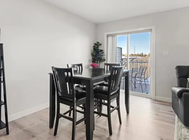 18 Ebbers Close NW — Photo 14
