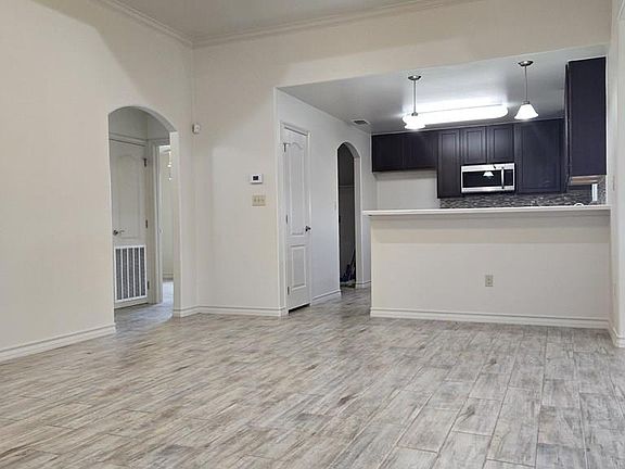 5th image of 4988 Carlsbad Cir
