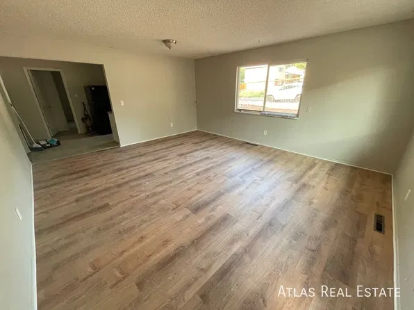 303 University Dr, Colorado Springs, CO
