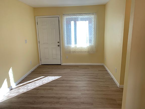 5th image of 12021 Heritage Dr #B