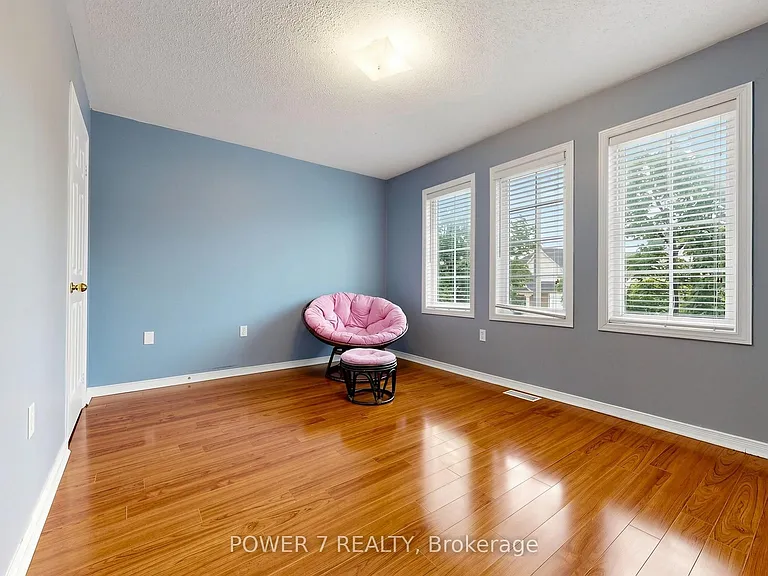 117 Saint Urbain Dr — Photo 35