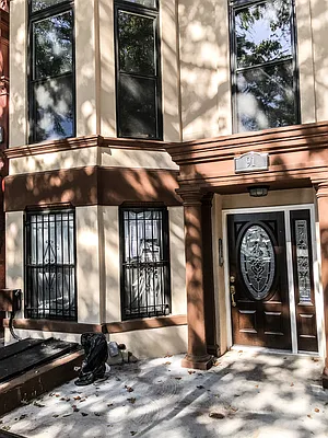 Rented by RES New York | media 2