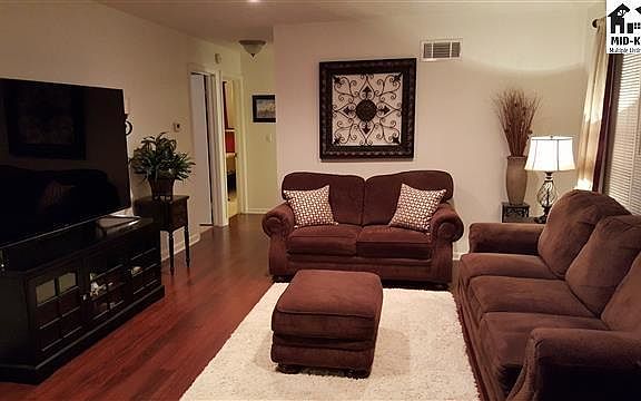 2nd image of 12 Harvest Ln