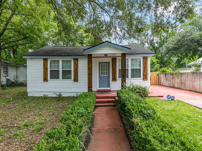 1509 E Anderson St — Photo 17