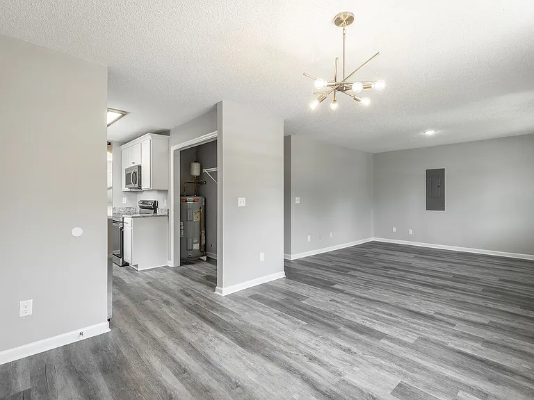 1801 S Lyerly St — Photo 4
