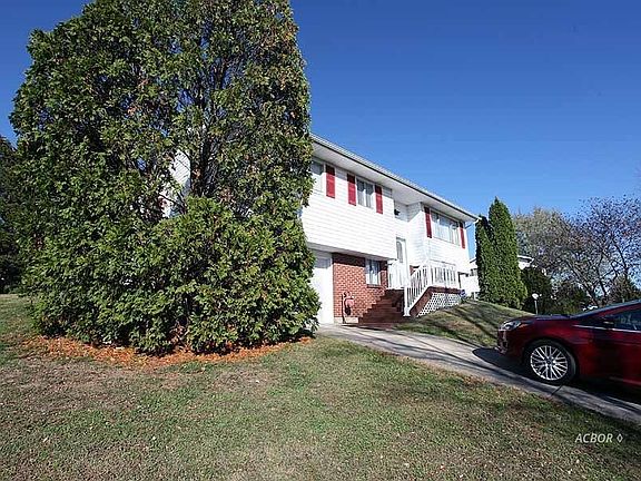 2nd image of 202 Solar Dr