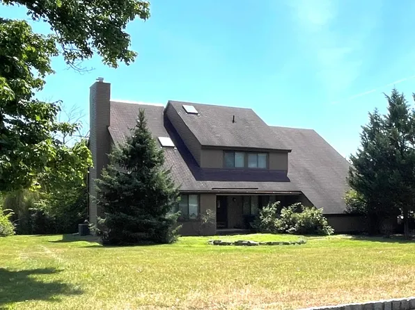 592 Sudbury Ln, Bridgewater, NJ 08807