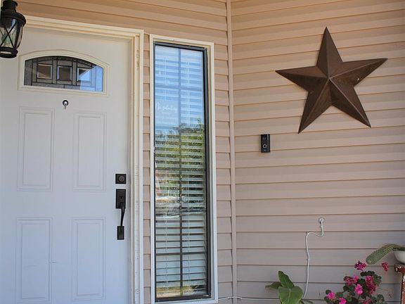 4th image of 185 Buttercup Cir