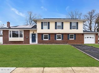 9 Chatham Drive, Howell, NJ 07731