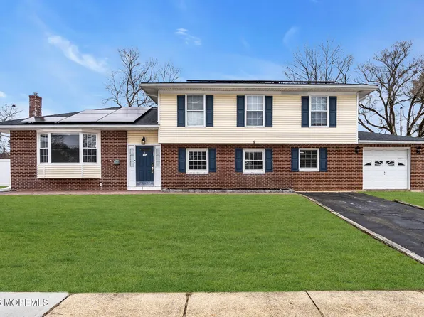 9 Chatham Drive, Howell, NJ 07731