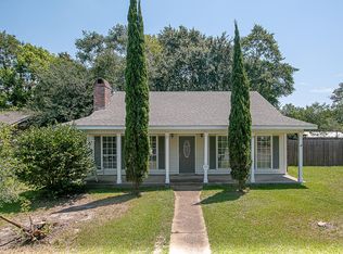 912 Mary Ruth Dr, Gulfport, MS 39507