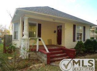 902 4th St, Monett, MO 65708