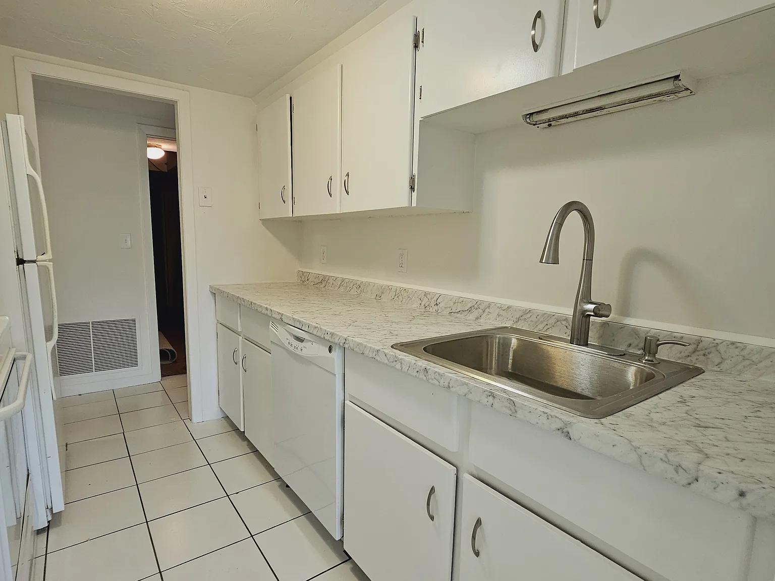 2 bed, 1250 sqft, $2,800 — Photo 3